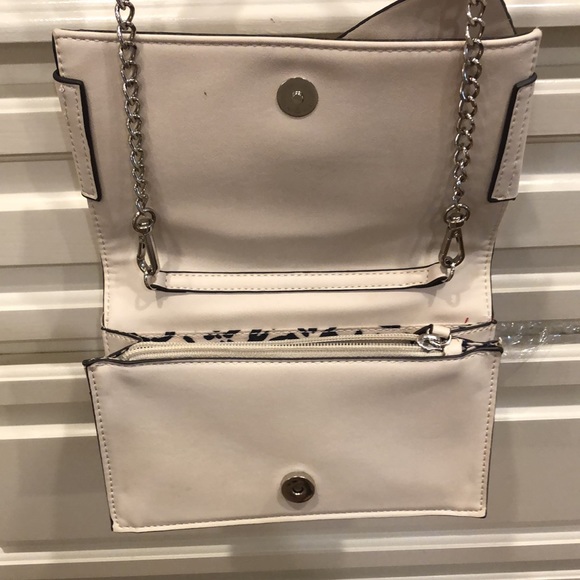 NWOT! Jessica Simpson Cream Color Faux Leather Shoulder Bag w/ strap Bow - Picture 8 of 8